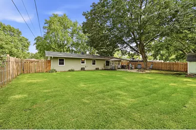 16 Greenbriar Drive, Montgomery, IL 60538 - Photo 5