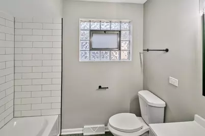 7704 McVicker Avenue, Burbank, IL 60459 - Photo 9