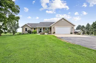 12433 Prairie Center Rd, Morrison, IL 61270 - Photo 3