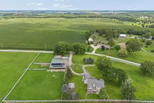 12433 Prairie Center Rd, Morrison, IL 61270 - Photo 45