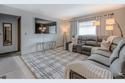 2512 Live Oak Drive, Crest Hill, IL 60403 - Photo 3