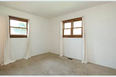 2055 Shepard Road, Hoffman Estates, IL 60169 - Photo 15