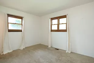 2055 Shepard Rd, Hoffman Estates, IL 60169 - Photo 15