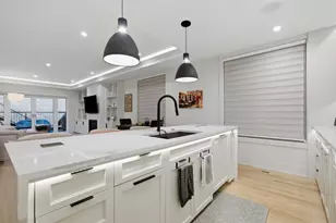1366 W Walton St, Chicago, IL 60642 - Photo 11