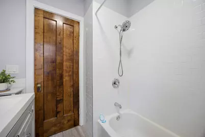 4836 W Barry Avenue, Chicago, IL 60641 - Photo 27
