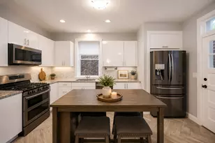 4836 W Barry Ave, Chicago, IL 60641 - Photo 9