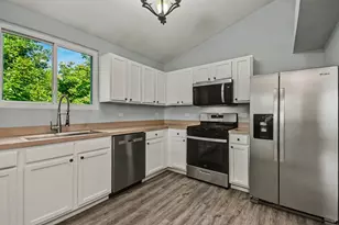 1033 Symphony Dr, Aurora, IL 60504 - Photo 9