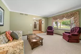 2440 Harbor Ct, Aurora, IL 60504 - Photo 5