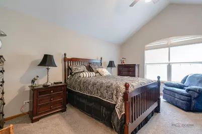 5513 Alexandria Drive, Lake in the Hills, IL 60156 - Photo 19