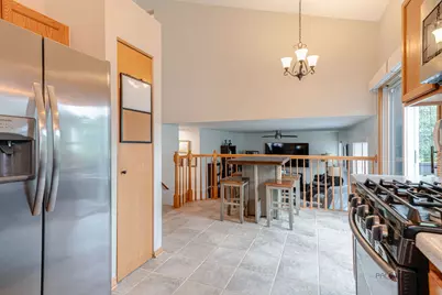 5513 Alexandria Drive, Lake in the Hills, IL 60156 - Photo 11