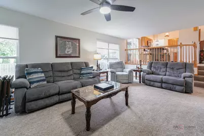 5513 Alexandria Drive, Lake in the Hills, IL 60156 - Photo 15