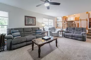 5513 Alexandria Dr, Lake in the Hills, IL 60156 - Photo 15