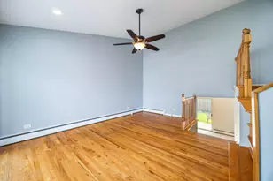 8837 Robin Dr, Des Plaines, IL 60016 - Photo 3