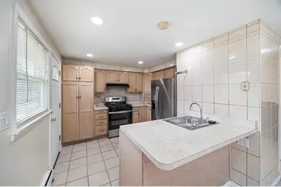 8837 Robin Drive, Des Plaines, IL 60016 - Photo 11