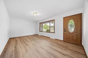 909 Knollside Rd, New Lenox, IL 60451 - Photo 11