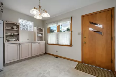 6214 N Karlov Avenue, Chicago, IL 60646 - Photo 13