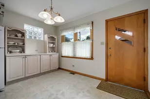 6214 N Karlov Ave, Chicago, IL 60646 - Photo 13
