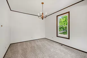 101 S Lancaster Dr, Bolingbrook, IL 60440 - Photo 9