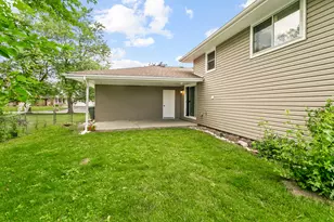 20031 Crescent Ave, Lynwood, IL 60411 - Photo 3