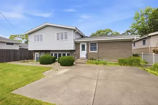 461 Dorothy Dr, Des Plaines, IL 60016 - Photo 3