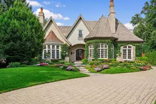 909 Cleveland Rd, Hinsdale, IL 60521 - Photo 1