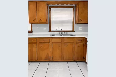 1636 N 33rd Avenue, Melrose Park, IL 60160 - Photo 5