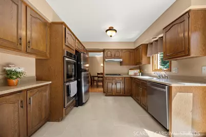 519 Calduto Circle, Villa Park, IL 60181 - Photo 11