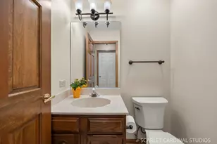 519 Calduto Cir, Villa Park, IL 60181 - Photo 21