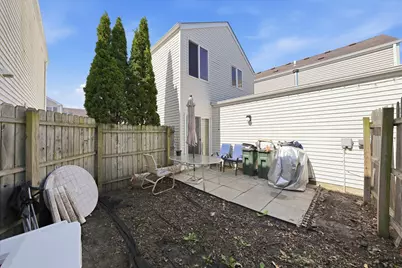 752 Four Seasons Boulevard #752, Aurora, IL 60504 - Photo 9