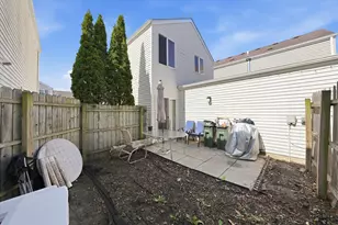 752 Four Seasons Blvd, Aurora, IL 60504 - Photo 9