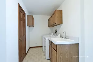 9 Hialeah Ct, Grayslake, IL 60030 - Photo 11