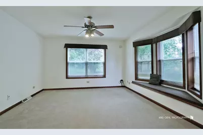 9 Hialeah Court, Grayslake, IL 60030 - Photo 5