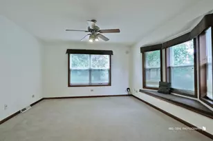 9 Hialeah Ct, Grayslake, IL 60030 - Photo 5