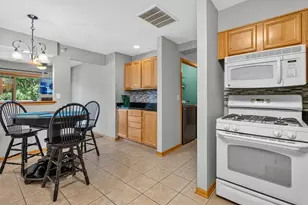 1011 Ashley Ct S, Lockport, IL 60441 - Photo 9