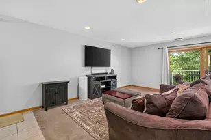 1011 Ashley Ct S, Lockport, IL 60441 - Photo 3