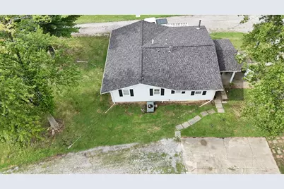 8364 Stuyvesant Street, Benton, IL 62812 - Photo 9