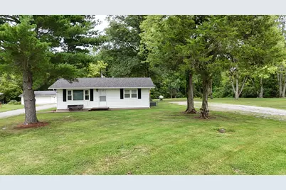 8364 Stuyvesant Street, Benton, IL 62812 - Photo 7