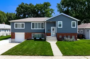 10007 S Kolin Ave, Oak Lawn, IL 60453 - Photo 1