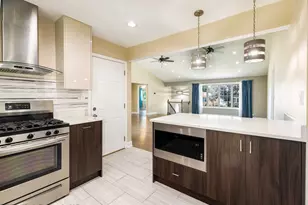 10007 S Kolin Ave, Oak Lawn, IL 60453 - Photo 3