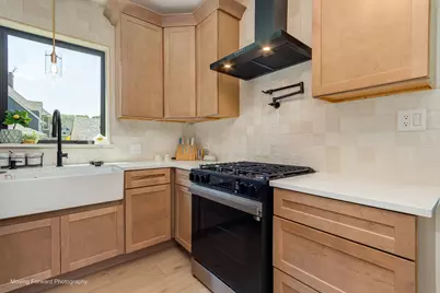 107 E Jefferson Avenue, Wheaton, IL 60187 - Photo 11