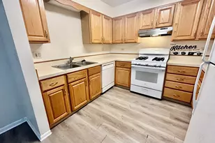 104 E Bailey Rd, Naperville, IL 60565 - Photo 3