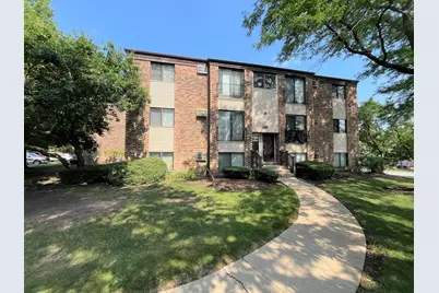 148 Dunteman Drive #101, Glendale Heights, IL 60139 - Photo 1