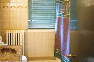 8001 S Oglesby Ave, Chicago, IL 60617 - Photo 11