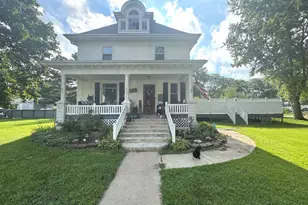 263 N Oak St, Herscher, IL 60941 - Photo 1