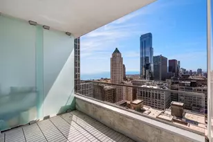8 E Randolph St, Chicago, IL 60601 - Photo 29