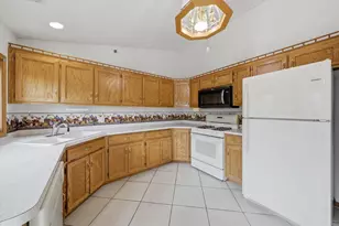8000 W 84th Pl, Justice, IL 60458 - Photo 11