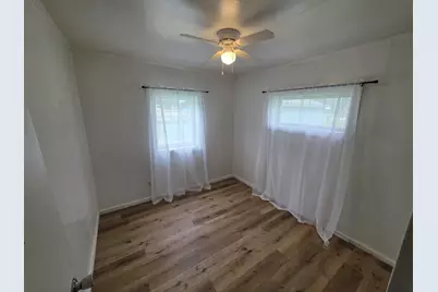 2102 Chestnut Avenue, Sterling, IL 61081 - Photo 9