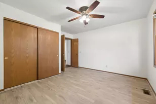 29 Fallcreek Cir, Montgomery, IL 60538 - Photo 25