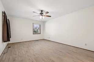 29 Fallcreek Cir, Montgomery, IL 60538 - Photo 27