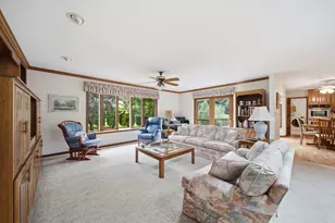 2141 Country Knoll Ct, Elgin, IL 60123 - Photo 7